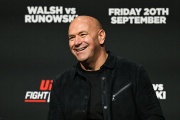 Дана Уайт отреагировал на вопрос о возможном переходе бойцов UFC в бокс вместе с ним