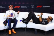 «Астон Мартин» была источником слухов о переходе Ферстаппена в команду — F1-Insider