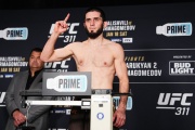 Уланбеков и Карпентер прошли процедуру взвешивания перед боем на UFC 311