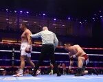 Усик вручил Кабайелу пояс WBC после победы немца над Чжилэем